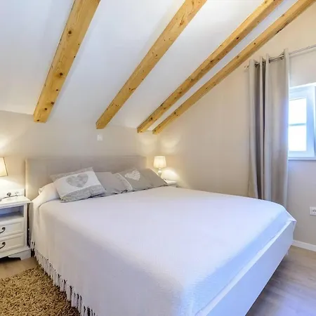 Cozy Retreat Close To Сasa de vacaciones Cavtat