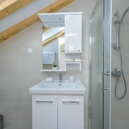 Cozy Retreat Close To Holiday home